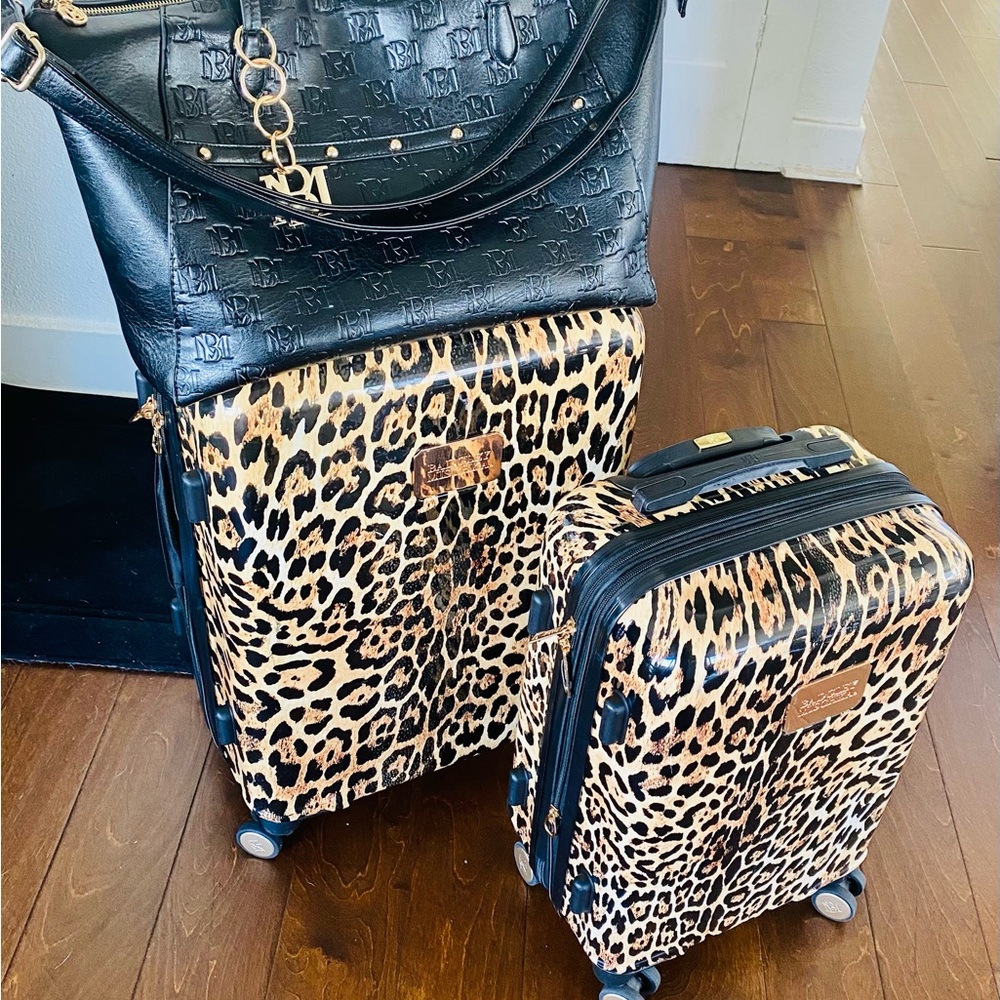 BADGLEY MISCHKA Black and Leopard Print 3 PIECE Luggage Set